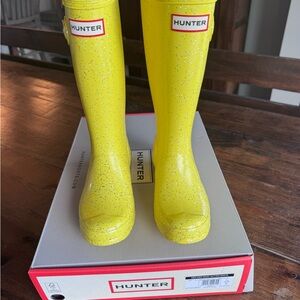 NWT Kids Hunter Illuminating Yellow Glitter Boots